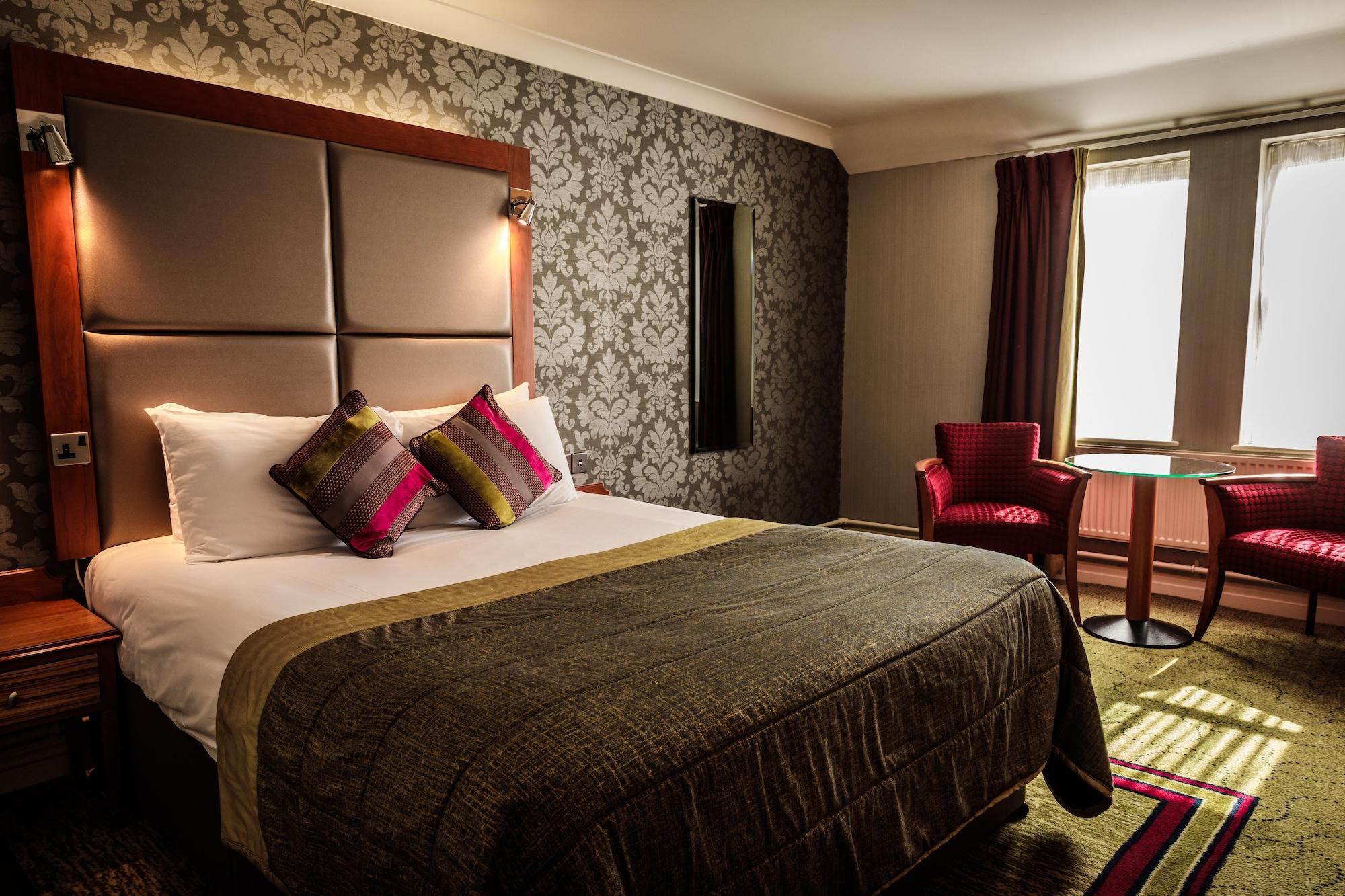 The Park Royal Hotel & Spa Warrington  Extérieur photo